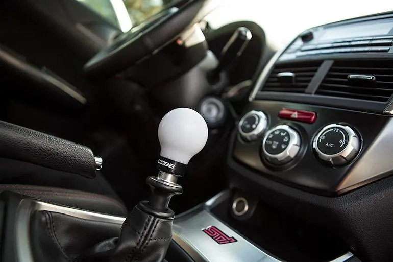Cobb Subaru 6-Speed Cobb Shift Knob - White W/Stealth Black Collar (Non-Weighted) 1