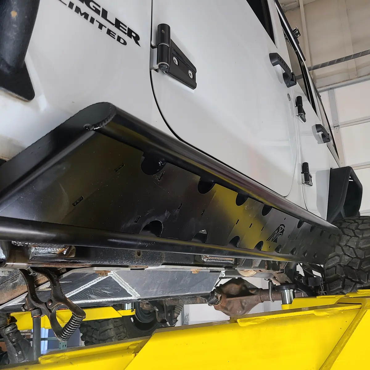Jku Rock Sliders - Frame Mounted - Rimrocker Series 1
