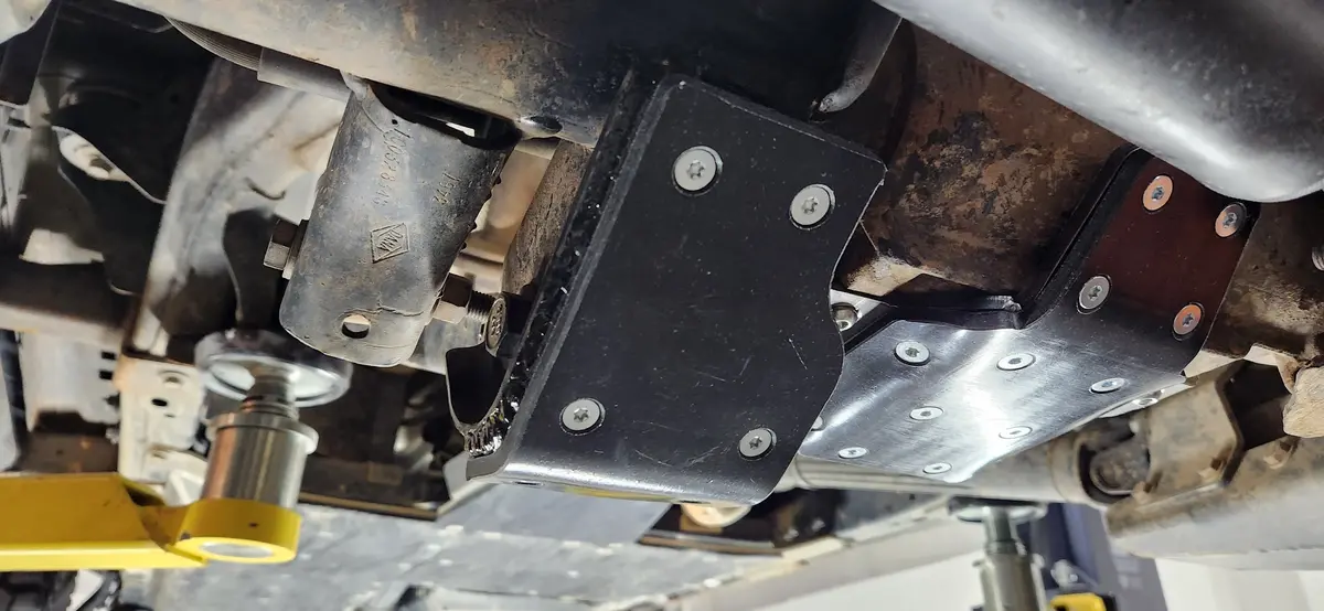 Jl/Jt Front Lower Control Arm Skid Plates (With Uhmw) 1