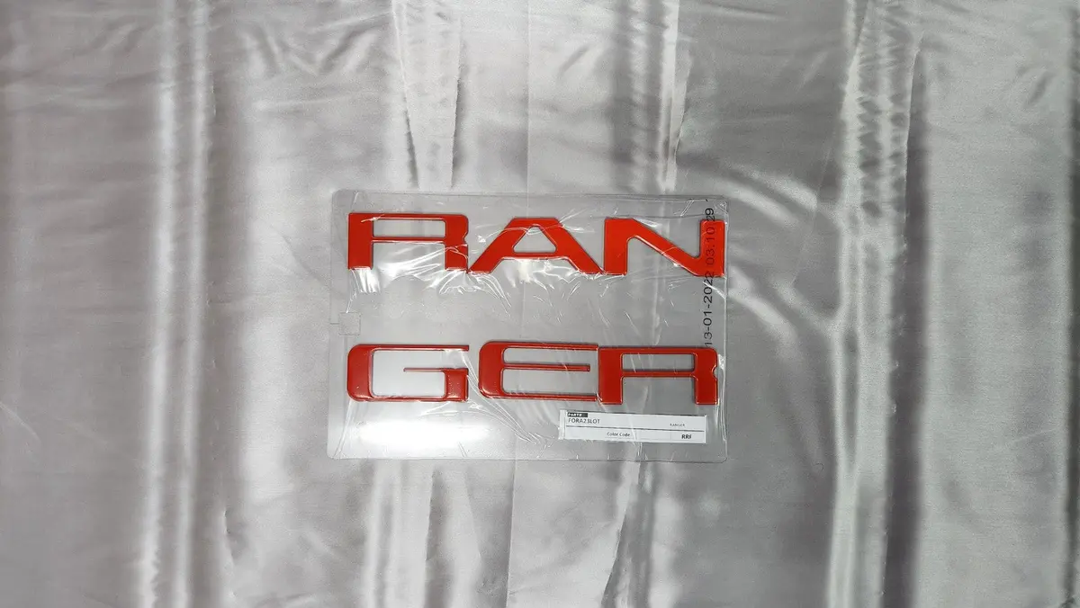 Signature-Line Adhesive Tailgate Inserts For Ford Ranger (Next Gen) Ra 2022+ 1