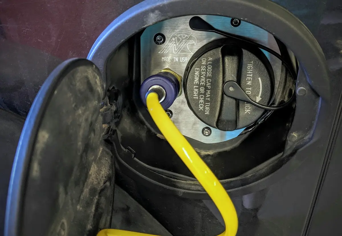 Jl Fuel Door Air Fitting Kit 1