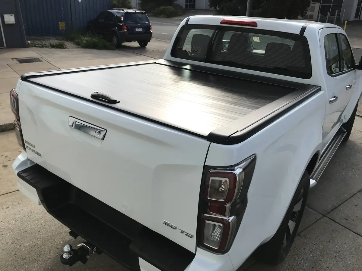 Isuzu D-Max Rg Dc 2021+ Manual Roller Shutter Cover For Sports Bar Tonneau Hard Lid Rt1 1