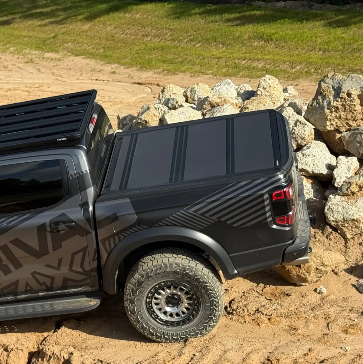 Bak Industries Bakflip Mx4 Tonneau Cover 5Ft Bed 2024-2025 Ford Ranger 2024-2025 Ford Ranger Raptor 1